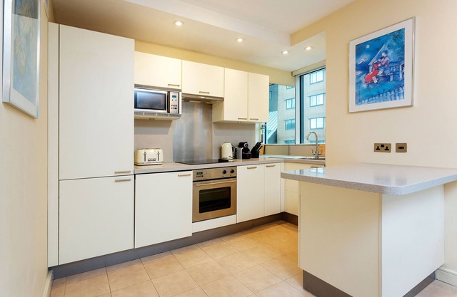 Panoramic in Pimlico, by Veeve