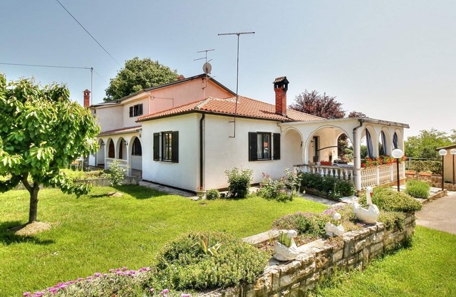 PARADINOVIĆ house with apartments/Paradinović2 APARTMENT
