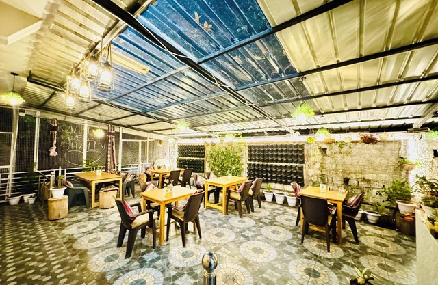 Paradise Inn by HBR