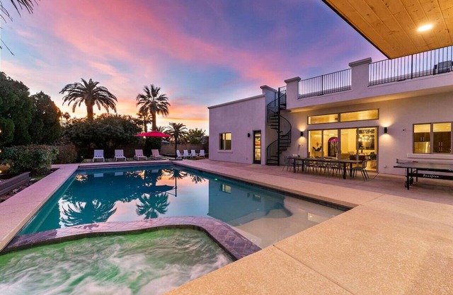 Paradise Villa: Modern Luxe Home