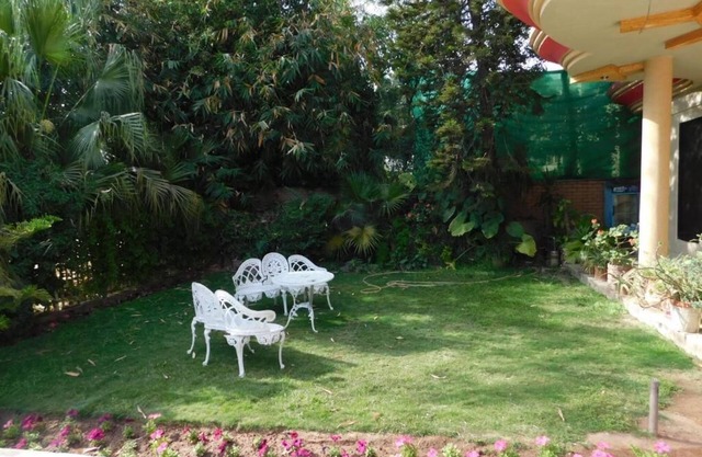 Paramount Guest House
