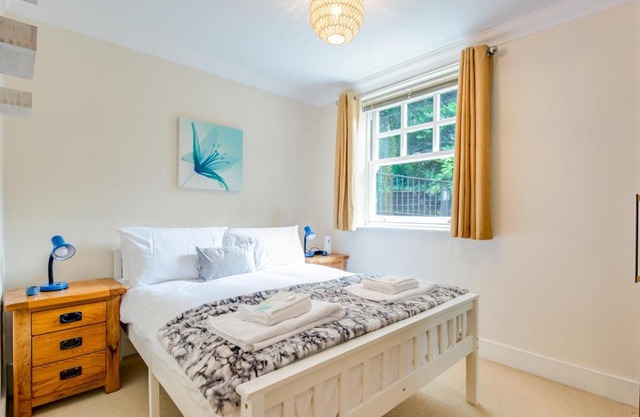 Pass The Keys Quiet 2-Bed Apartment on the Ground Floor