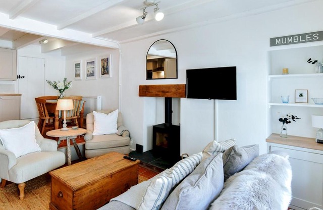 Pass The Keys Rockhill Beautiful cosy cottage in Mumbles Sleeps 4