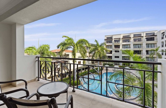 PC314 - Pool View - Couple or Family with kids - 1BR