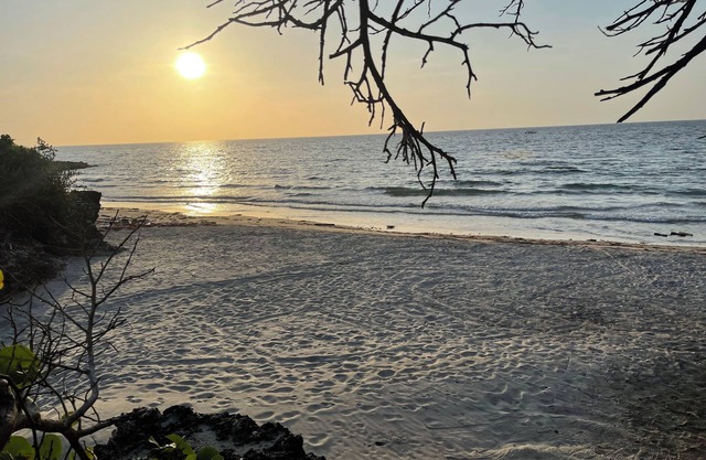 Peaceful cabin fronting the Beach in TierraBomba Island, near Cartagena