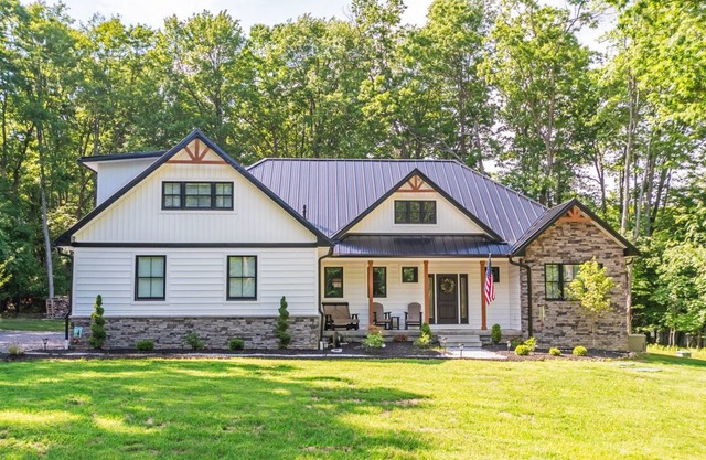 Penn Cove Dreams: Beautifully Decorated Lake Access Home