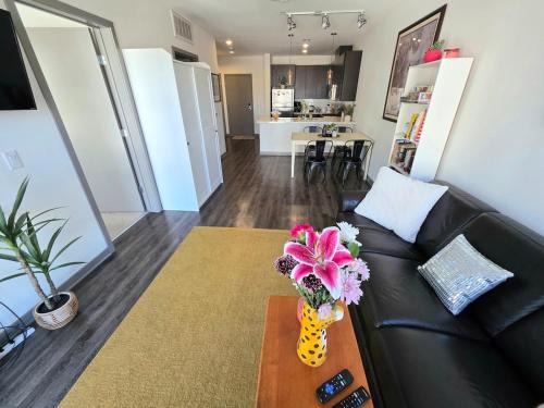 Perfect Stay Steps to Petco Park, Downtown, Convention Center