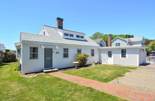 Perrywinkle: Waterfront on Rocky Neck