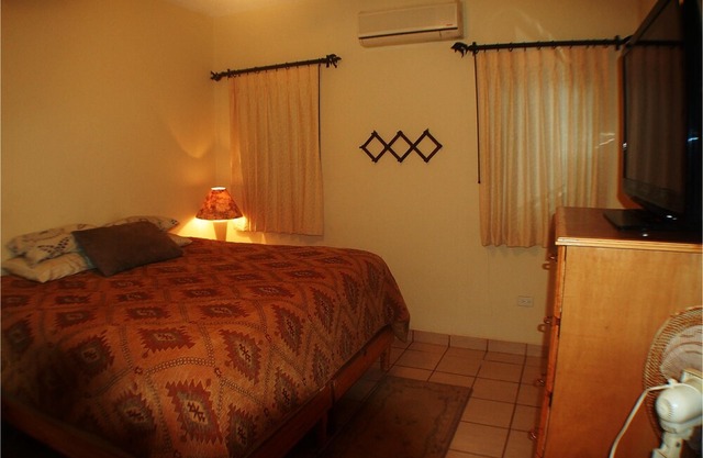 Pescadero Palace 5BR Guest House with Pool, Jacuzzi, Infront of Surf!
