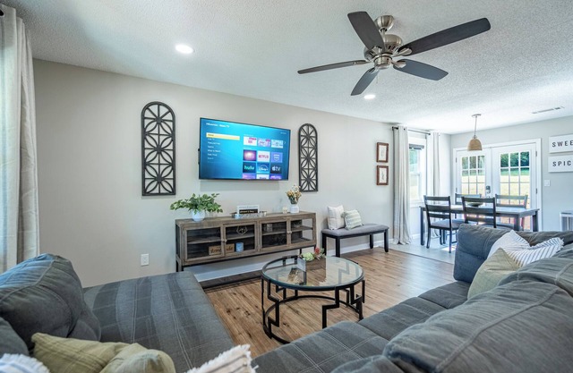Pet-Friendly 3BR/2BA | Quiet Comfort Near Nature