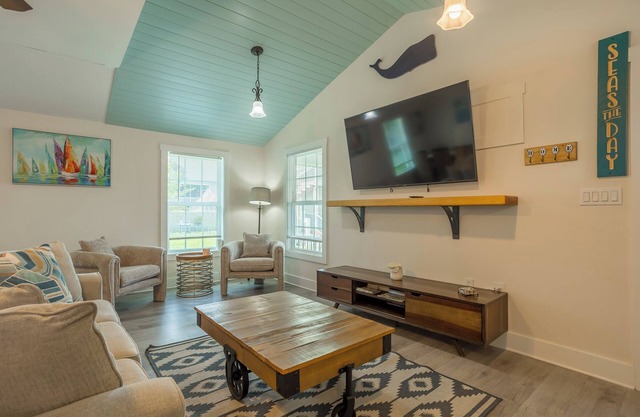 Pet Friendly Easy Bike Ride to Rehoboth Recently Built Cottage w/3BR