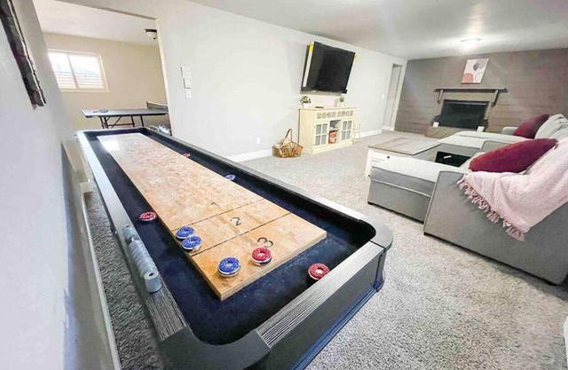 PET FRIENDLY/PING PONG/GAME ROOM!FAMILY GATHERING