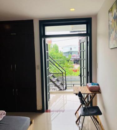 Phòng một giường, có ban công, chổ đậu xe ô tô - Kenpia Homestay