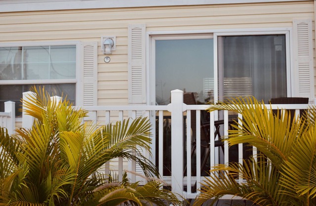 Pinecraft Cottage - In the heart of Sarasota