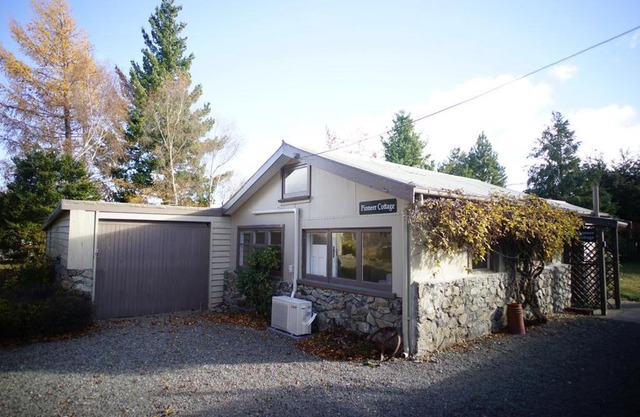 Pioneer Cottage