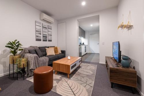 Pleasant &bright 2br2ba Apt Footscray Pool