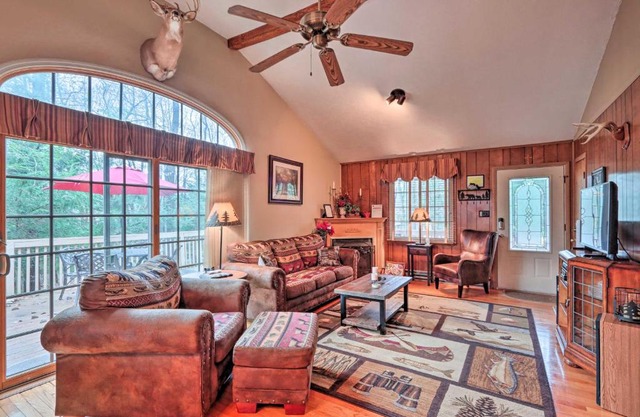 Poconos Home with Deck Walk to Lake Harmony!