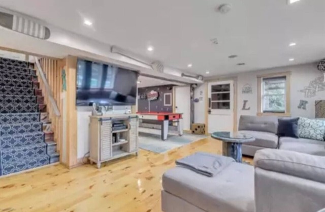Poconos Vacation Home For Rent - Riverside Retreat With Inground Pool & Hot Tub.