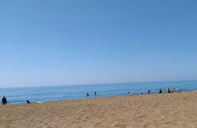 Pool, beach, promenade, cafès, markets