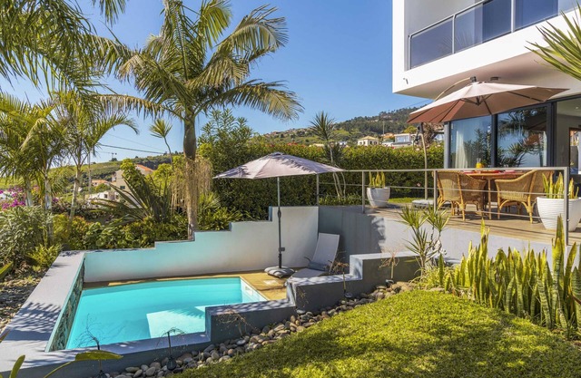 Pool, Garden and sea View - Villa Hibiscus