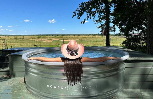Pool l Mountain VIEWS - Happy Cow Cottage