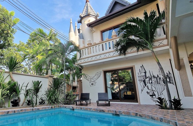 POTTERLAND Luxury Pool Villa