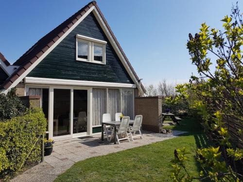 Prachtig vakantiehuis met afgesloten tuin - 950M van strand Julianadorp
