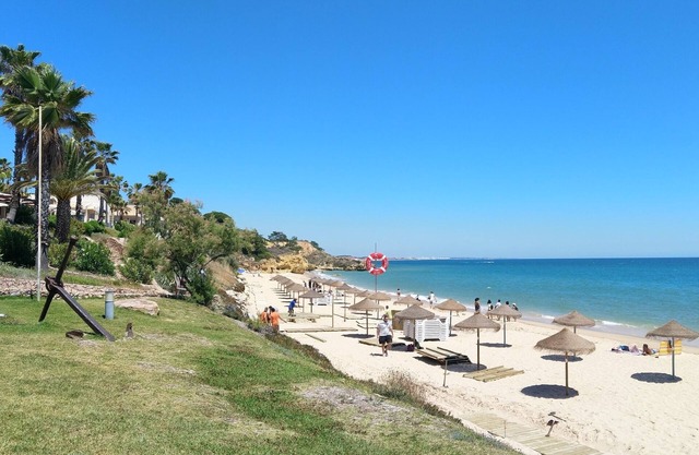 Praia Eulalia with pool