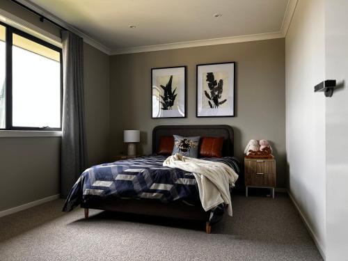 Premier Room with own bathroom in the west of Melbourne