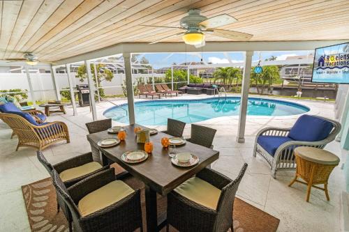 Prestigious location, Renewal Remodel, Heated Pool - Villa Pineapple Oasis