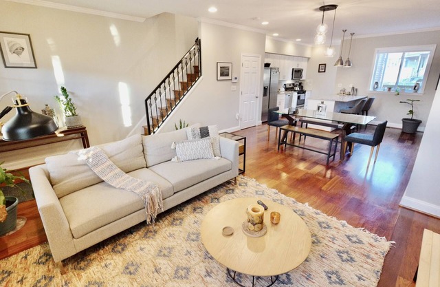 Pretty in Petworth-Walkable to Metro & Restaurants