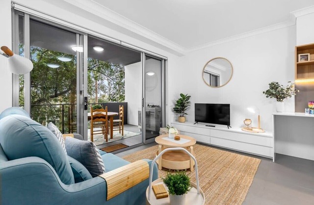 Prime 1-Bed Apartment With Pool Near QUT