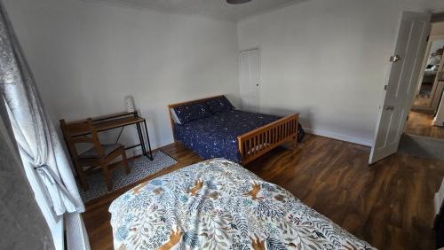 Prince Alfred , 3 bed slp 8 Dog-friendly Gosport town-house
