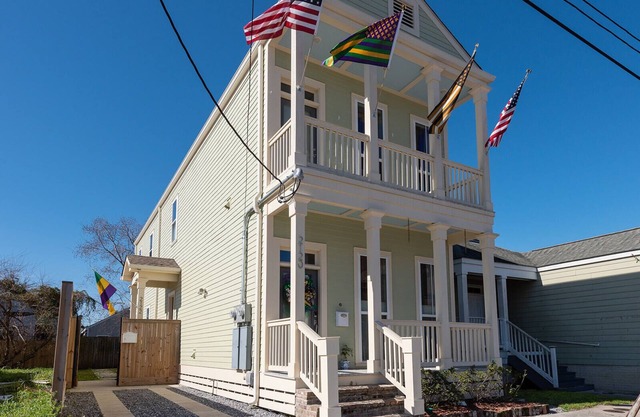 Prince Philip-Royal Treatment Near Garden District
