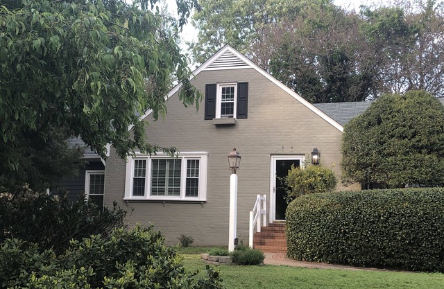 Private 2,000 Sq Ft Cottage in Historic Yorktown (dba Yorktown Cottages)