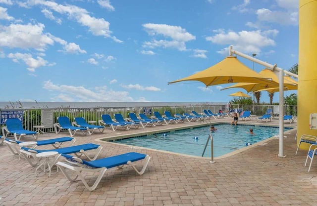 Private 3-Bedroom Seaside Resort with Views,Pools!