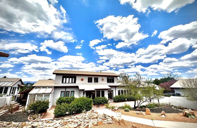Private 5 BDR Pet Friendly Mountain Villa w/Jacuzzi minutes from Santa Fe