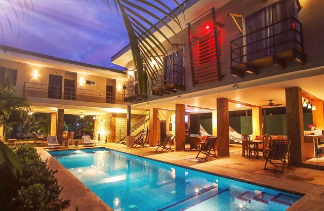 Private beach house Fitos House, 5 minutes from the Cabo Blanco Natural Reserve