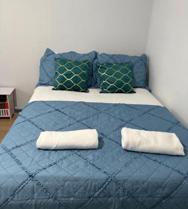 Private Double and Triple Room North London