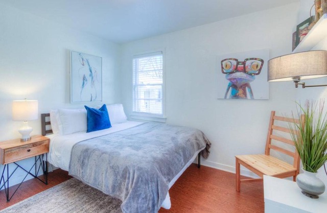 Private gated cottage! Walk to Overton square!
