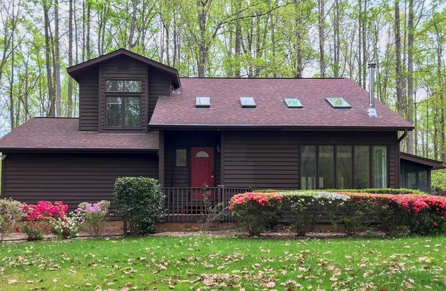 Private Pleasant Garden Escape w/ Deck & Yard