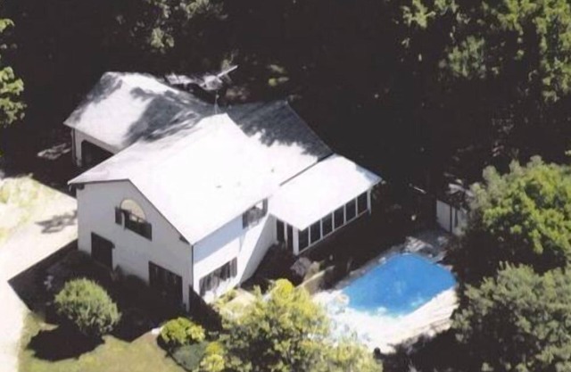 PRIVATE POOL, close to Public Beaches, Wineries, Golf Courses, Fishing,Boating