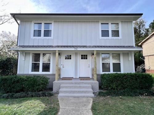 Private, Updated Townhouse in DT Apex
