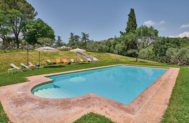 Private Villa with A/C, private pool, WIFI, TV, patio, panoramic view, parking, close to Perugia