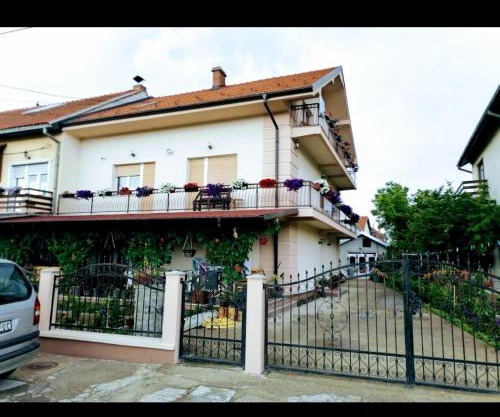 Privatni smestaj - Grujic