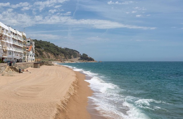Property with classic style 200m beach and parking