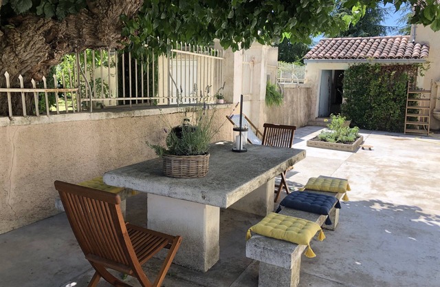 Provencal farmhouse in the heart of the Luberon