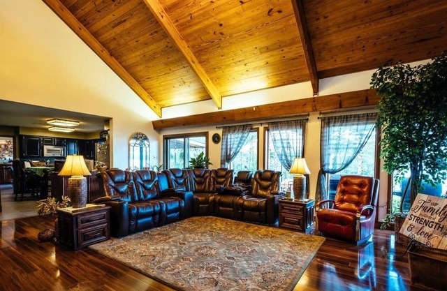 Provides a Lakeview that is spectacular and peaceful.