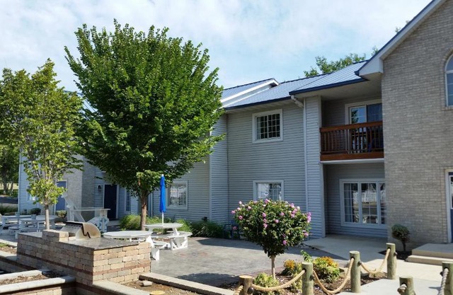 Put-in-Bay Poolview Condo #3