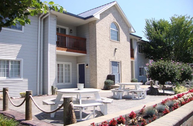 Put-in-Bay Poolview Condo #2